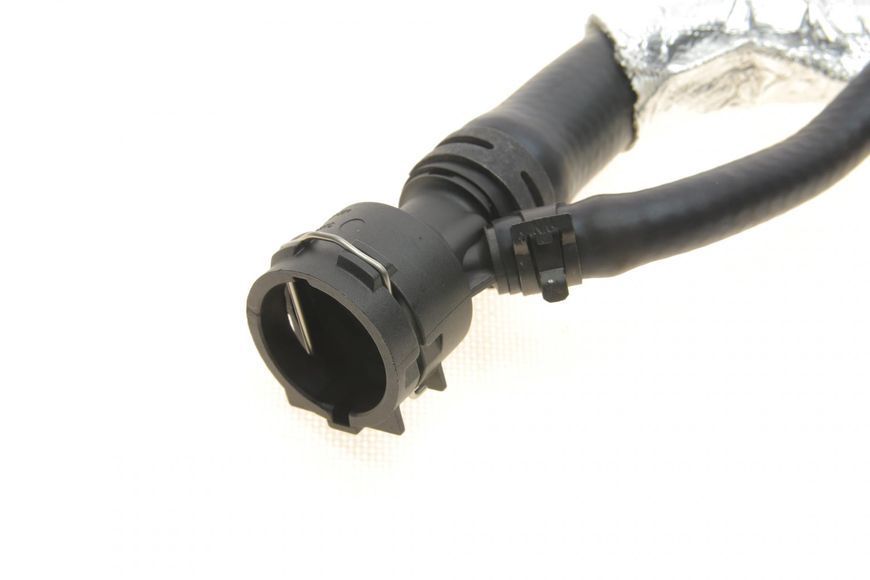 Патрубок системи охолодження VW Passat (05-10,10-14)/Audi TT (08-14) (11221771201) vika 11221771201 фото