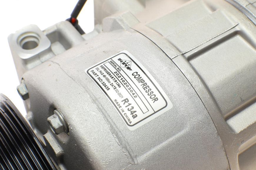 Компрессор кондиционера BMW 5 (E60/E61)/6 (E63/E64) 2.5/3.0i 04-10 32435 фото