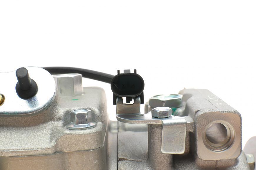 Компрессор кондиционера BMW 5 (E60/E61)/6 (E63/E64) 2.5/3.0i 04-10 32435 фото