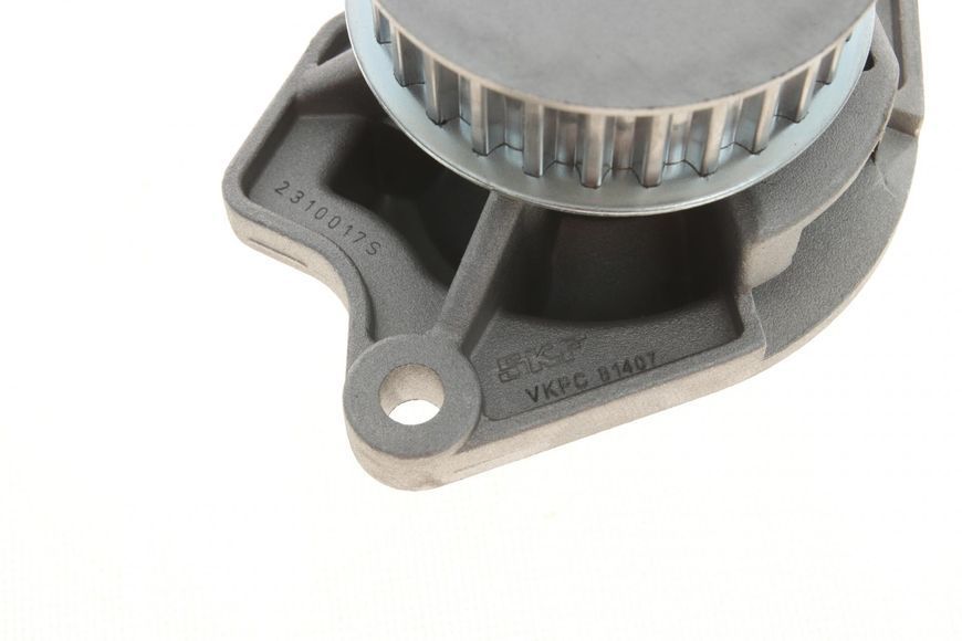 Помпа воды Skoda Fabia/Octavia/VW Caddy II-III/Golf IV-VI/Polo III-V 1.4/1.4 16V (27z) VKPC 81407 фото