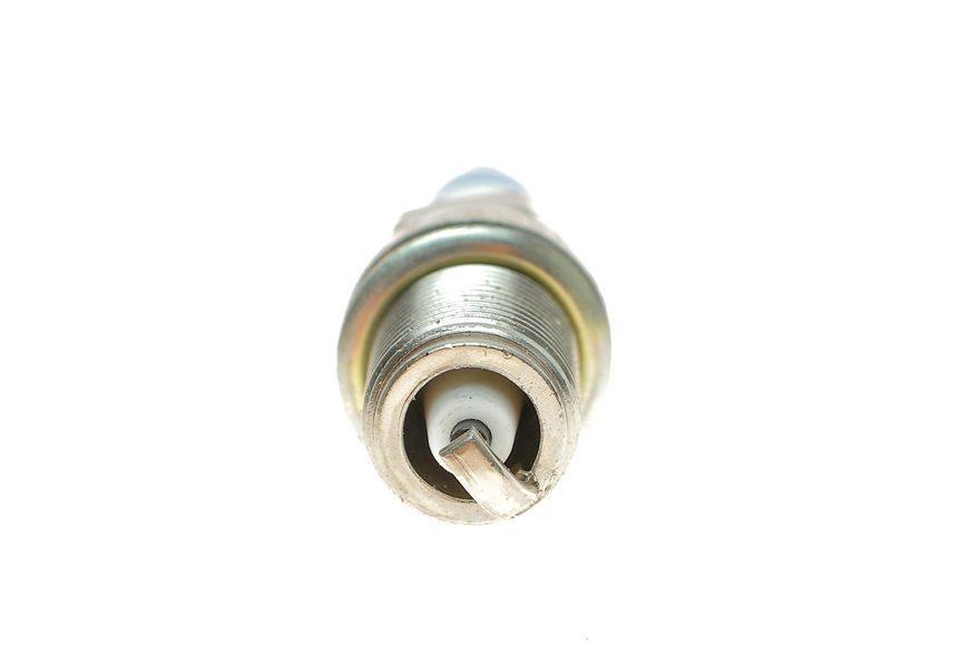 Свеча зажигания FR8DCXE 1.1 DAEWOO LANOS, HYUNDAI i30 Toyota RAV 4 2.0 4WD/2.4 VVTi 00- 0 242 229 660 фото